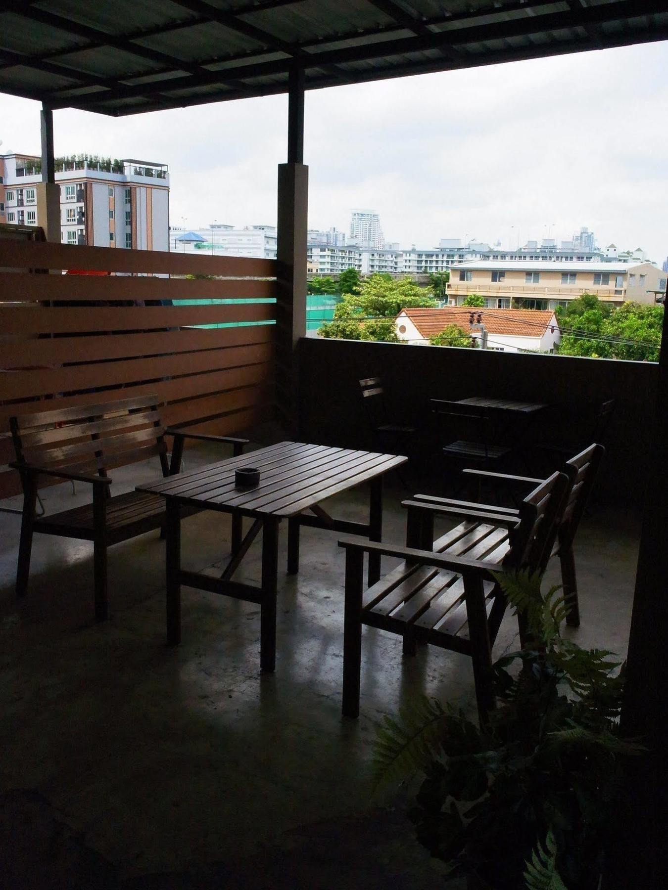 Vx The Fifty Pansiyon Bangkok Dış mekan fotoğraf